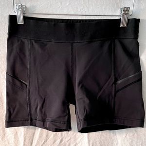 Black Lululemon training/biker shorts